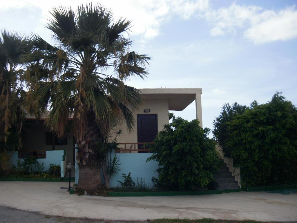 Kouremenos Beach Apartments パレカストロ エクステリア 写真