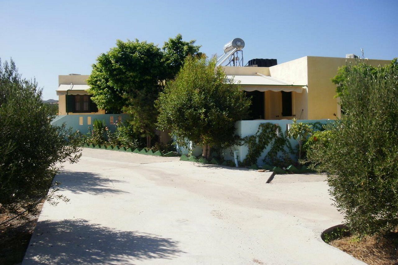 Kouremenos Beach Apartments パレカストロ エクステリア 写真